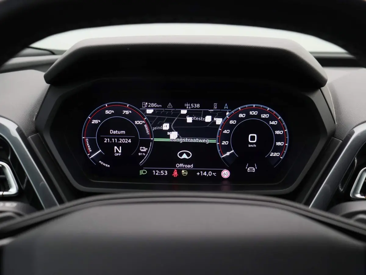50 quattro S edition 77 kWh 299 PK | Navigatie Pro | Sonos Premium | Dynamiekpakket plus | Comfortpakket plus | Comfortsleutel | Veiligheidspakket plus | Achteruitrijcamera | Optiekpakket zw
