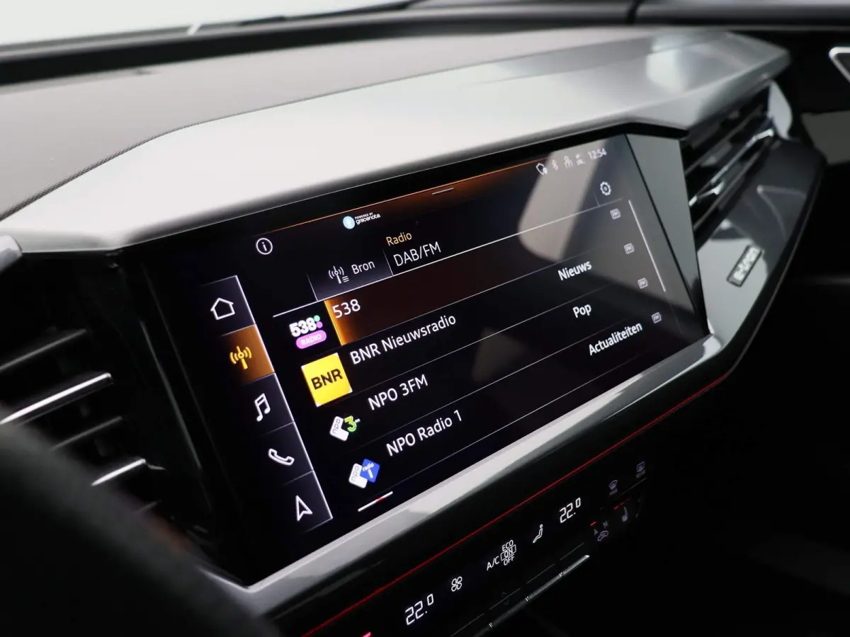 50 quattro S edition 77 kWh 299 PK | Navigatie Pro | Sonos Premium | Dynamiekpakket plus | Comfortpakket plus | Comfortsleutel | Veiligheidspakket plus | Achteruitrijcamera | Optiekpakket zw
