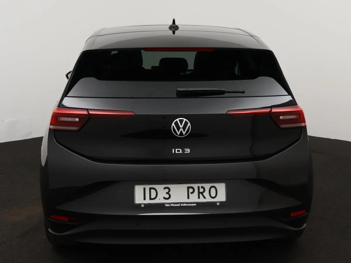 Pro Edition Advantage 204 PK DSG Assistance pakket plus | Comfort pakket plus | Design pakket plus | Infotainment package Plus | Sport pakket | Style interieur pakket (in zwart) | Warmtepomp