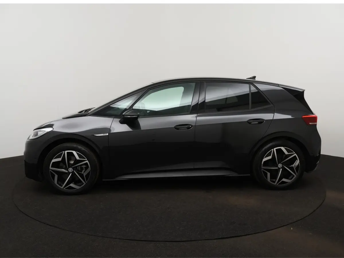 Pro Edition Advantage 204 PK DSG Assistance pakket plus | Comfort pakket plus | Design pakket plus | Infotainment package Plus | Sport pakket | Style interieur pakket (in zwart) | Warmtepomp