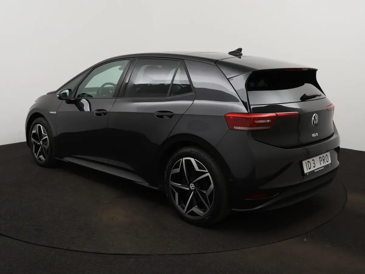 Pro Edition Advantage 204 PK DSG Assistance pakket plus | Comfort pakket plus | Design pakket plus | Infotainment package Plus | Sport pakket | Style interieur pakket (in zwart) | Warmtepomp