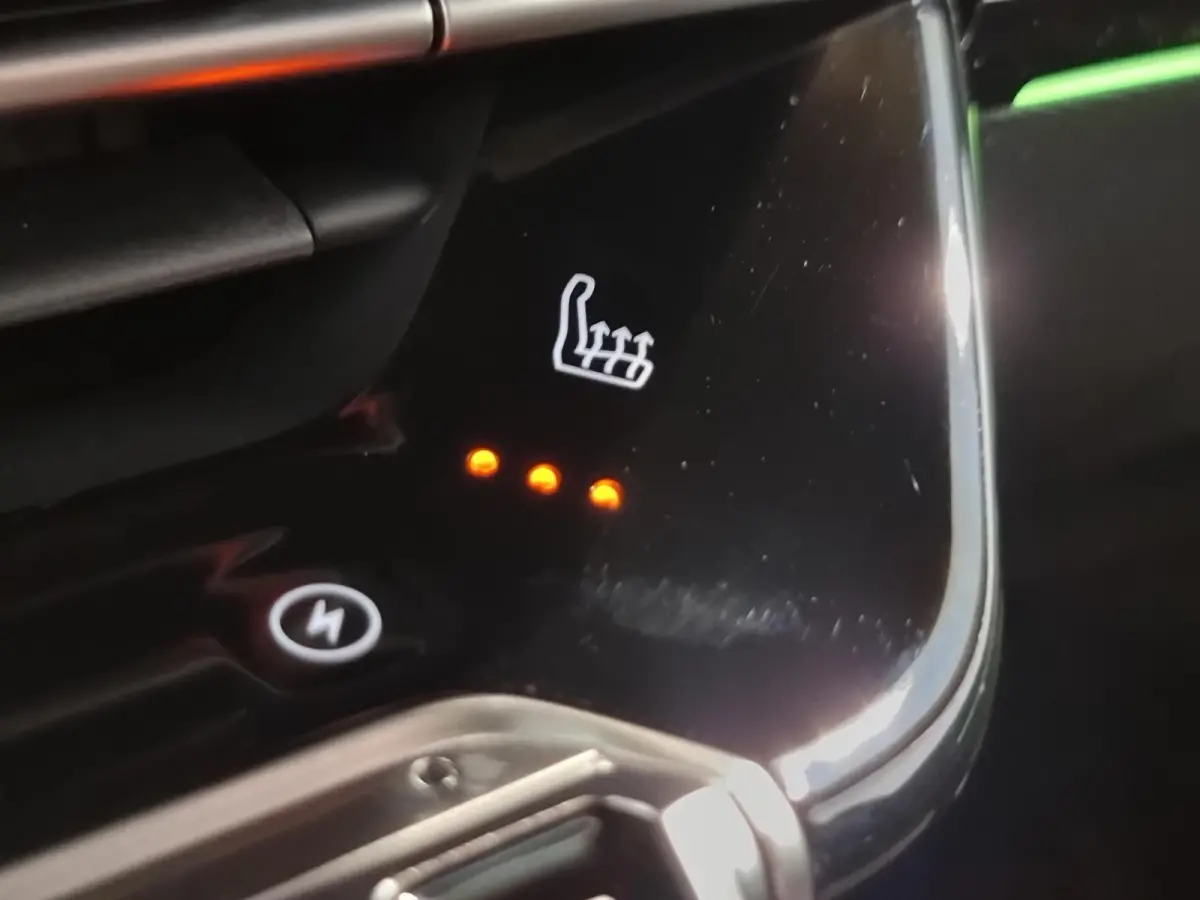 EV GT Pack 50 kWh | Apple carplay | Pano.dak | Stoelverwarming | Navigatie | LED-verlichting | 1e Eigenaar | Dealeronderhouden |