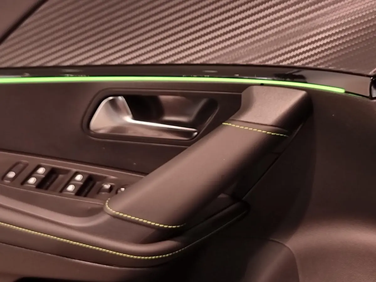 EV GT Pack 50 kWh | Apple carplay | Pano.dak | Stoelverwarming | Navigatie | LED-verlichting | 1e Eigenaar | Dealeronderhouden |