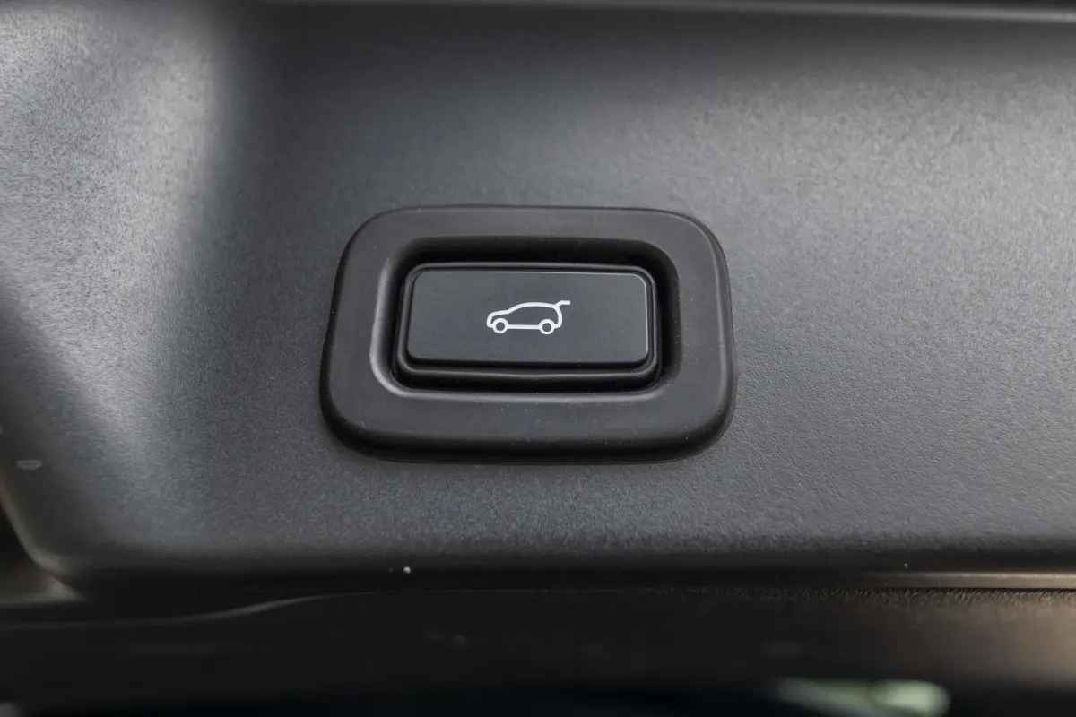 2.0 D180 AWD R-Dynamic S