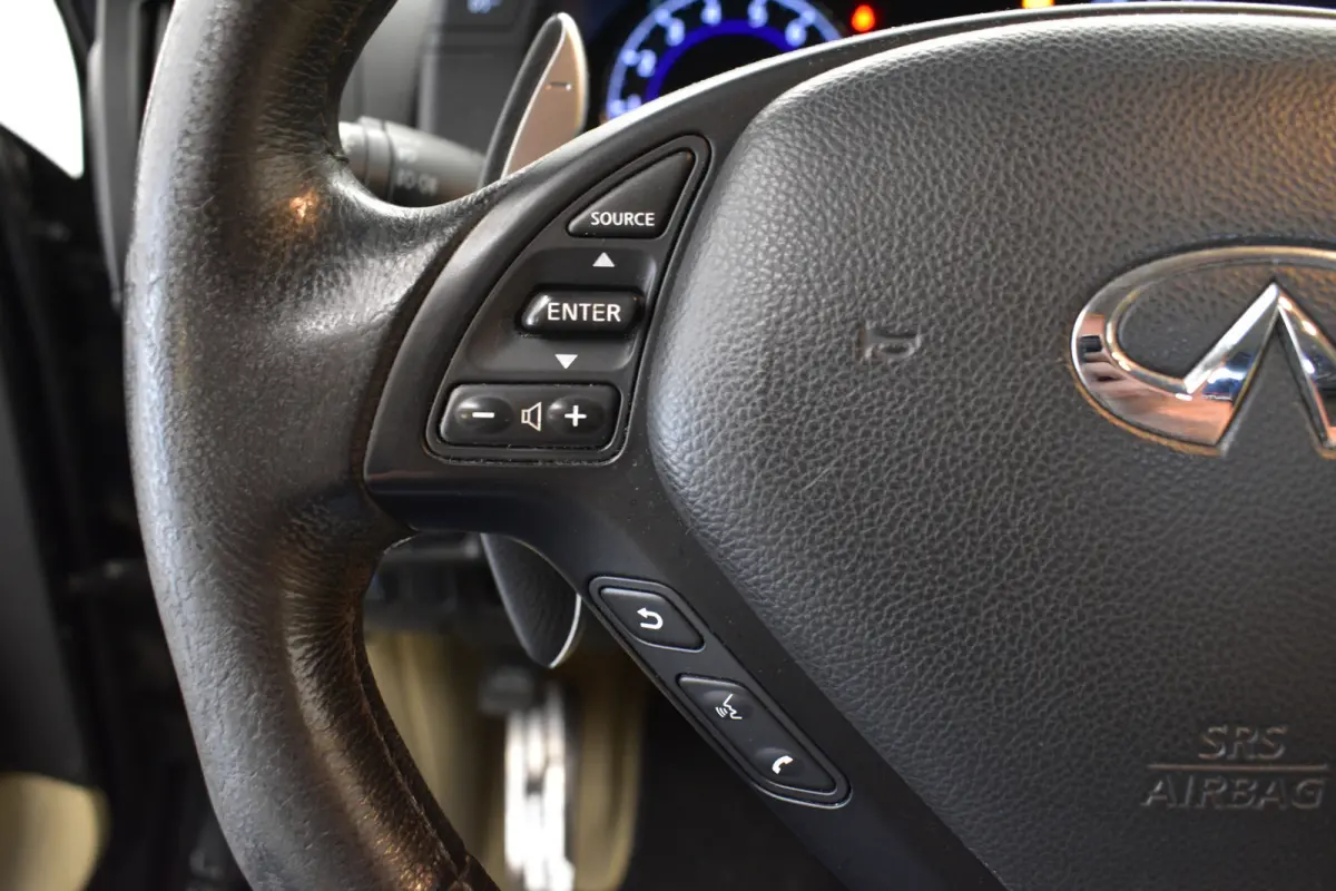 G37 GT Premium Bose Camera  NL Auto