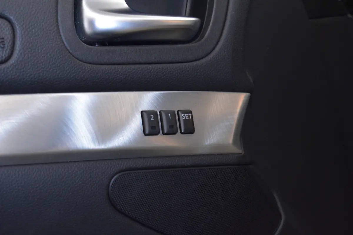 G37 GT Premium Bose Camera  NL Auto