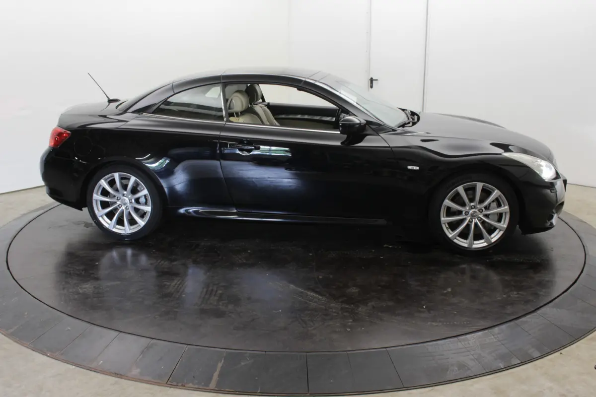G37 GT Premium Bose Camera  NL Auto