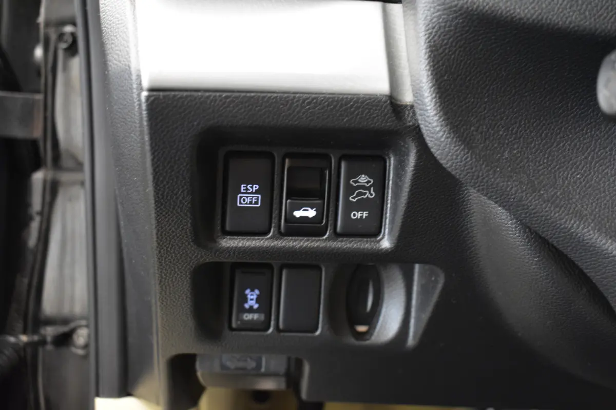 G37 GT Premium Bose Camera  NL Auto
