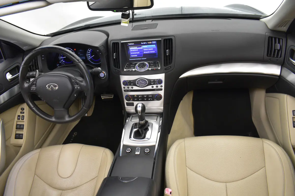 G37 GT Premium Bose Camera  NL Auto