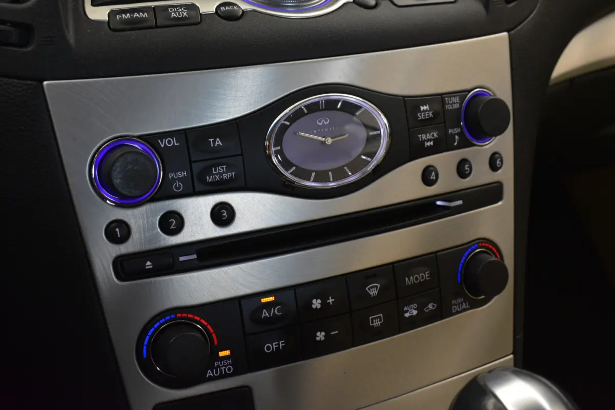 G37 GT Premium Bose Camera  NL Auto