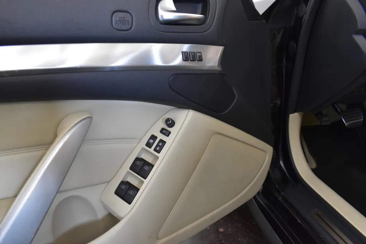 G37 GT Premium Bose Camera  NL Auto
