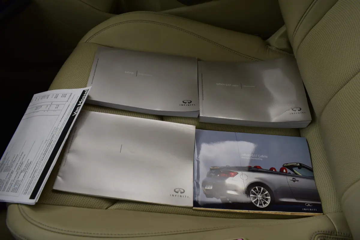 G37 GT Premium Bose Camera  NL Auto