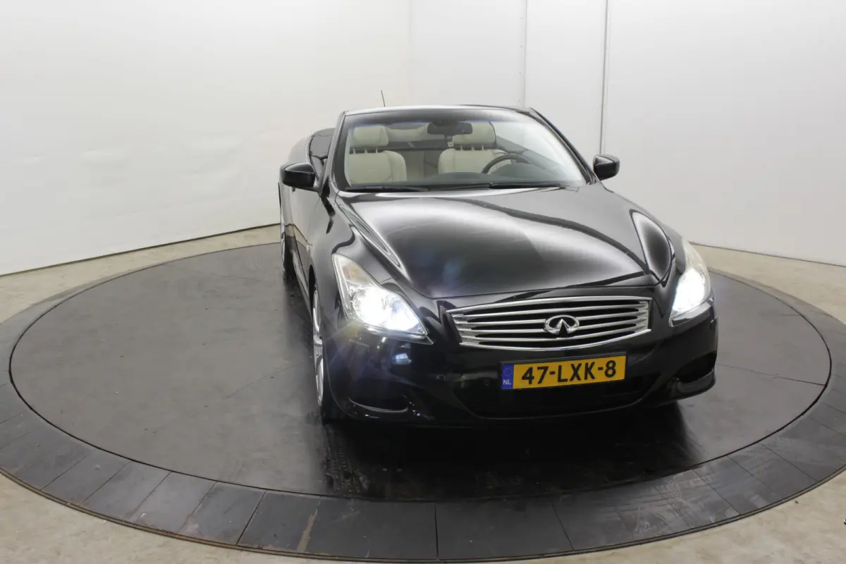 G37 GT Premium Bose Camera  NL Auto