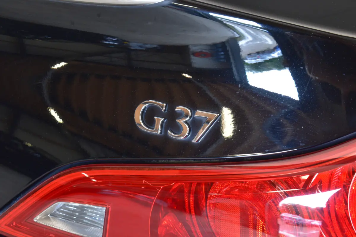 G37 GT Premium Bose Camera  NL Auto