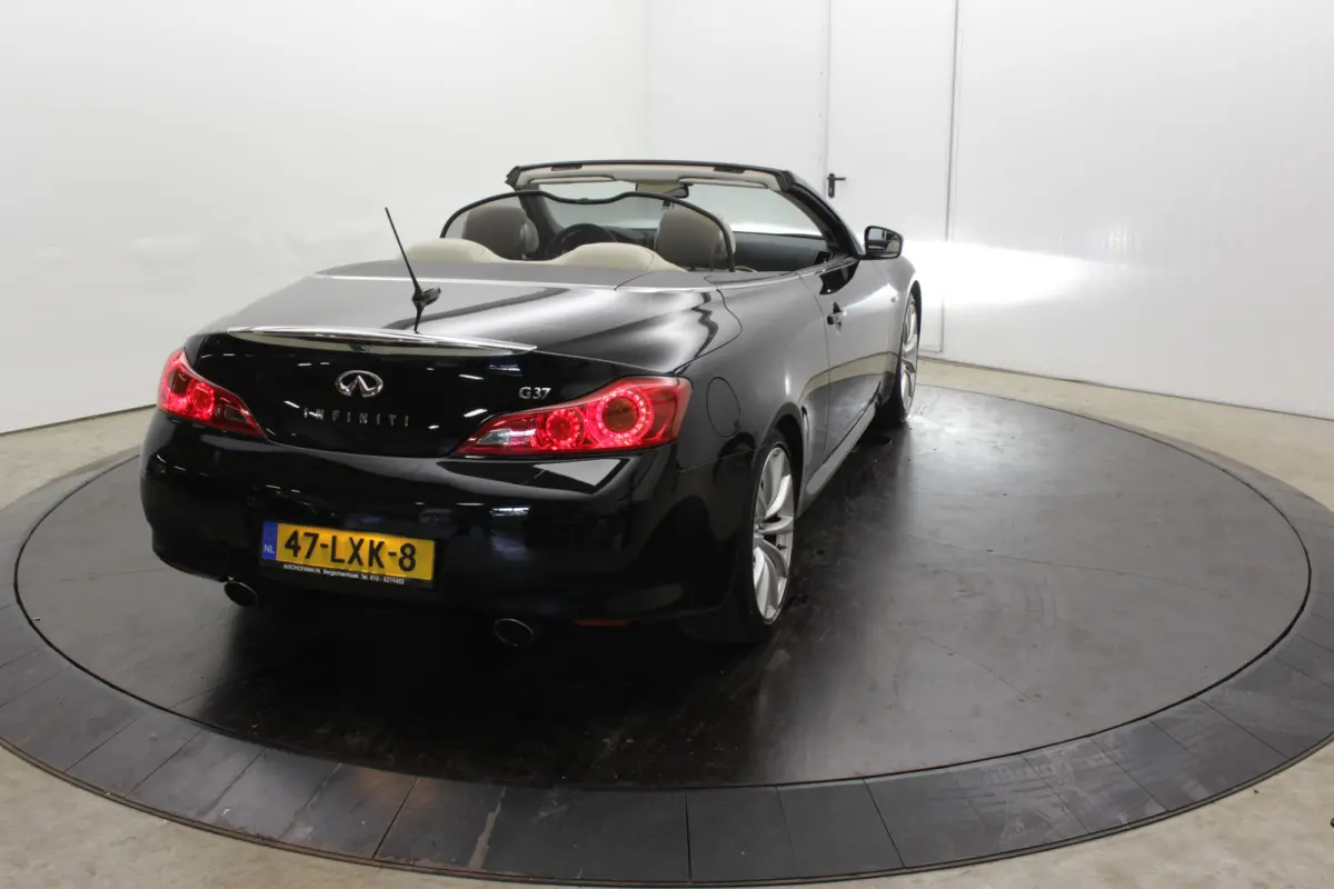 G37 GT Premium Bose Camera  NL Auto