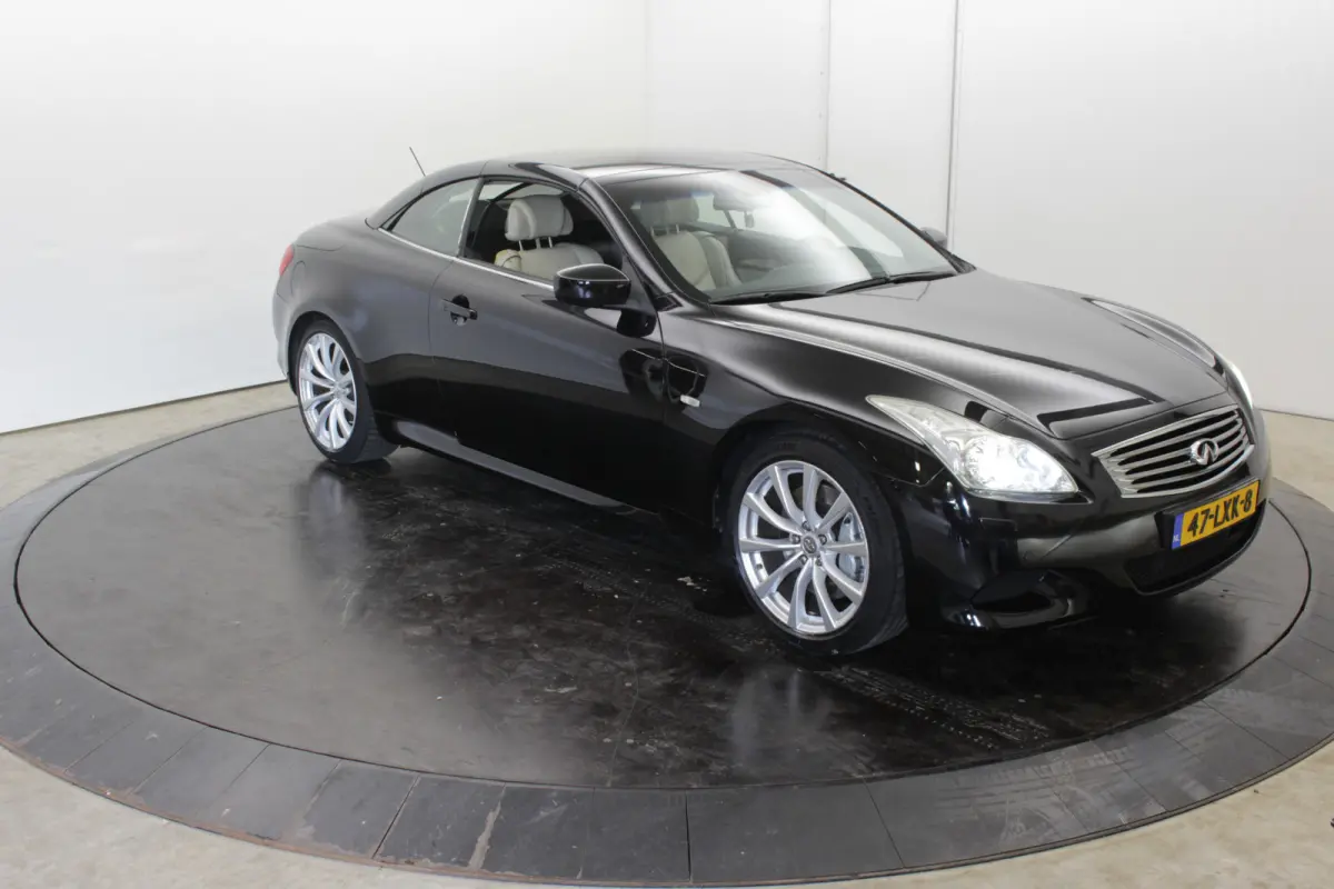 G37 GT Premium Bose Camera  NL Auto