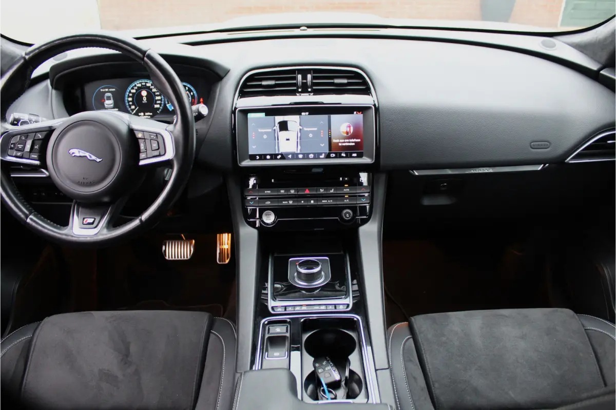 3.0 S/C S Sport First Edition AWD - 1e eig / pano / cruise / elek verw stoelen / V6!