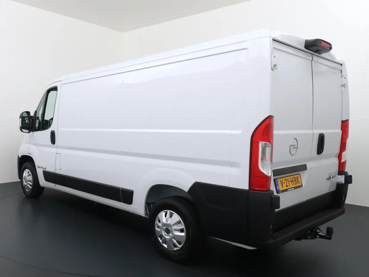 2.2D 120 S&S L2H1 3.0t Opel Movano 2.2D 120 S&S L2H2 3.0t | Parkeer sensoren | Trekhaak |  Parkeer camera