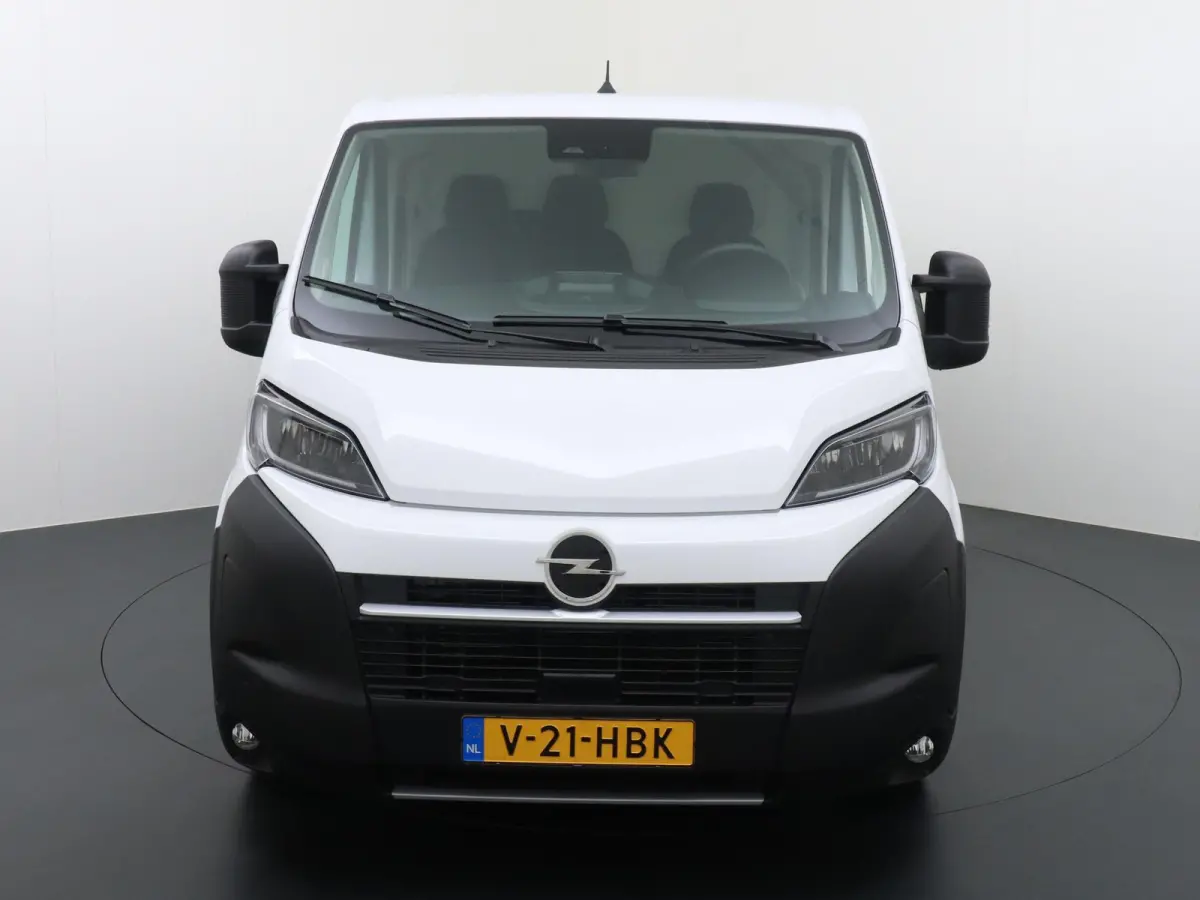 2.2D 120 S&S L2H1 3.0t Opel Movano 2.2D 120 S&S L2H2 3.0t | Parkeer sensoren | Trekhaak |  Parkeer camera