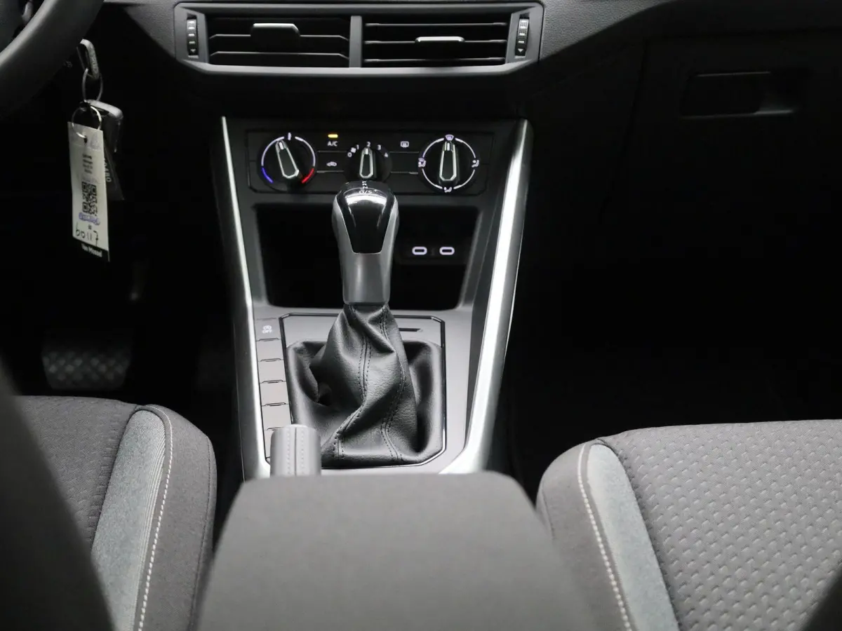 1.0 TSI Life Edition 95 PK | Automaat | Airco | Adaptieve Cruise Control | Lane Assist | Apple Carplay | Parkeersensoren achter | Achteruitrijcamera |