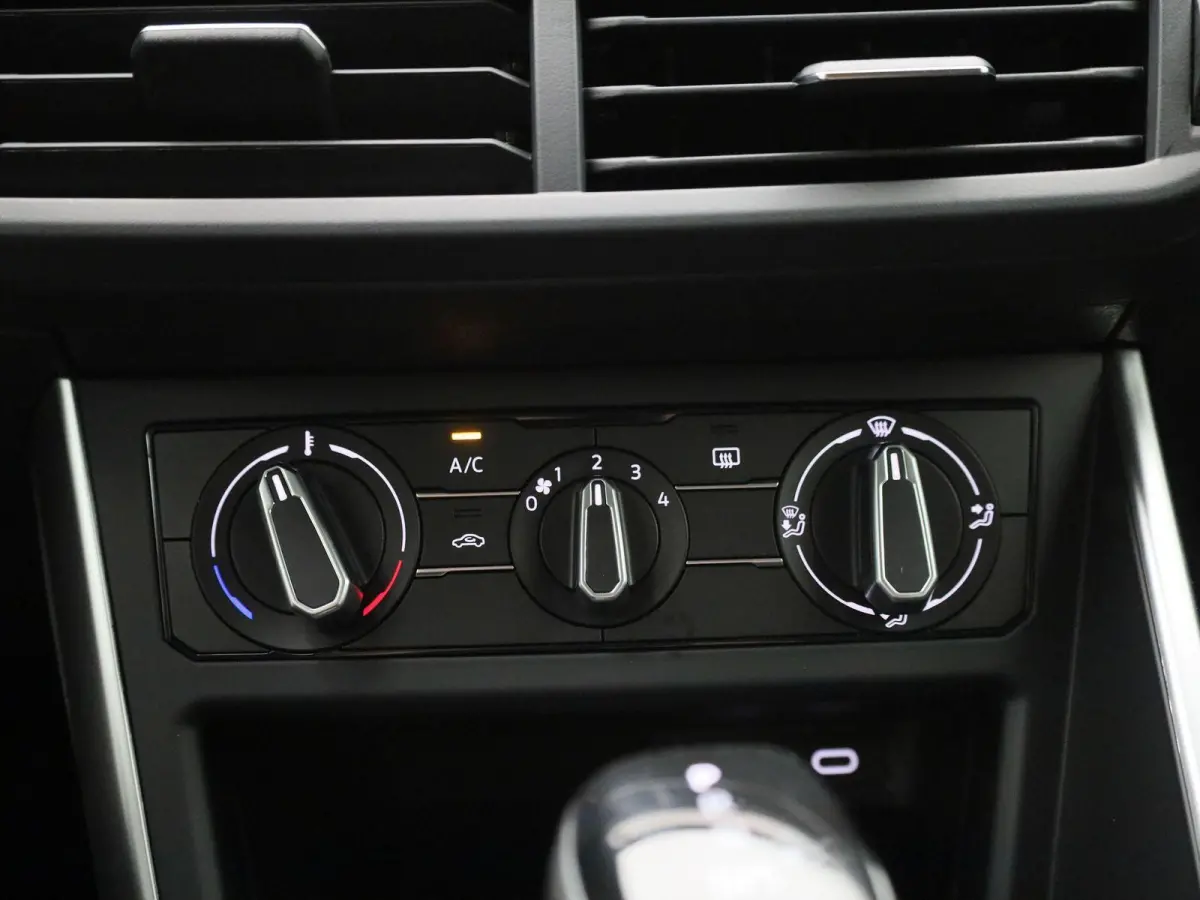 1.0 TSI Life Edition 95 PK | Automaat | Airco | Adaptieve Cruise Control | Lane Assist | Apple Carplay | Parkeersensoren achter | Achteruitrijcamera |