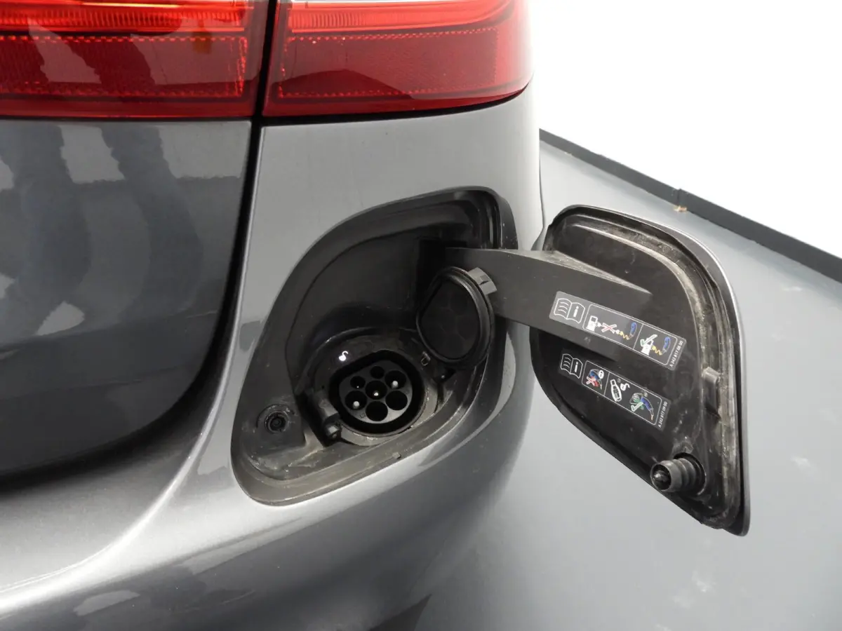 C350e Sport Edition LEER/SCHUIFDAK/LED/18"LMV!