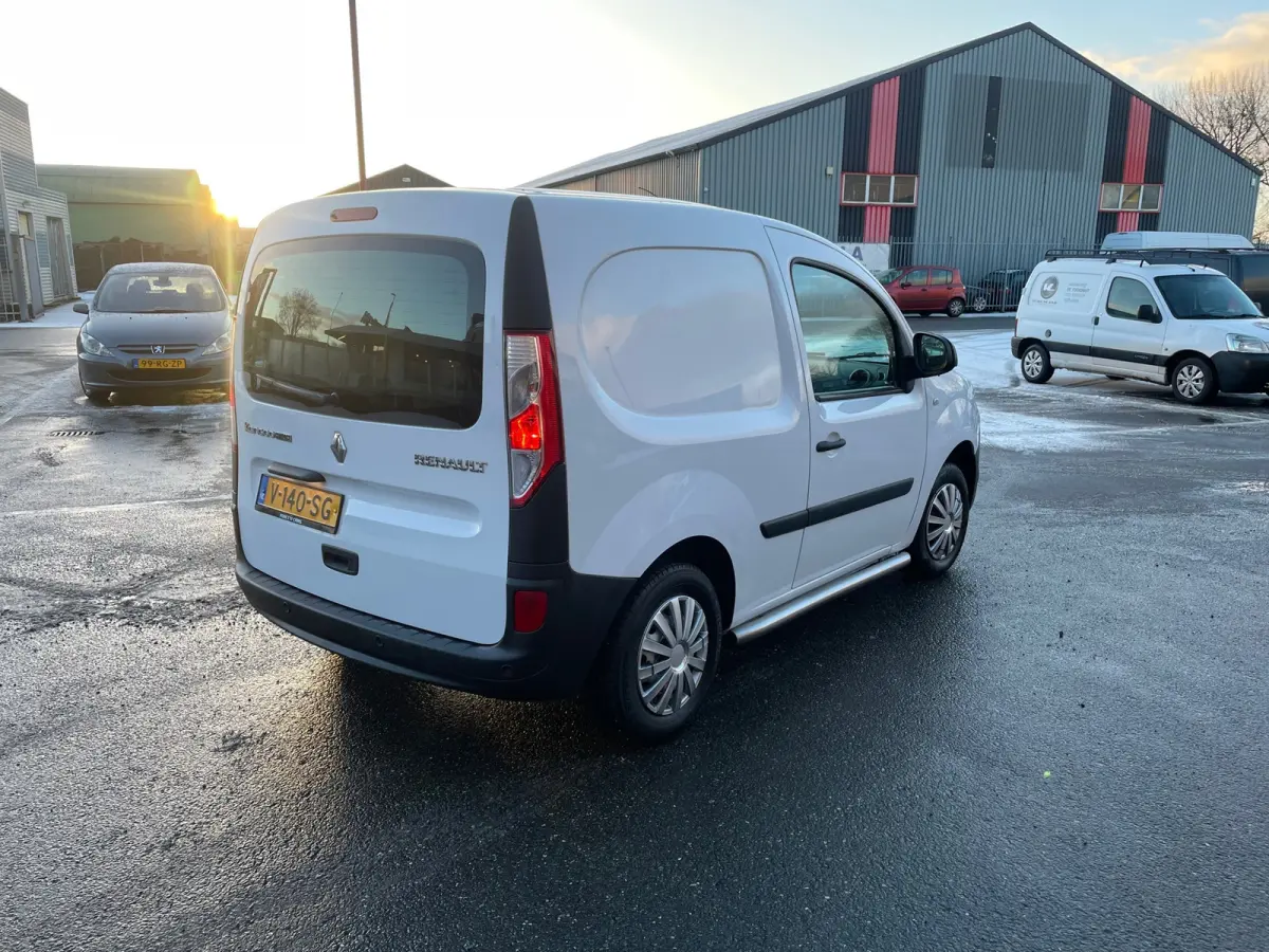 1.5 dCi 75 Energy Comfort Compact NAVI / PDC / ELEC RAMEN /