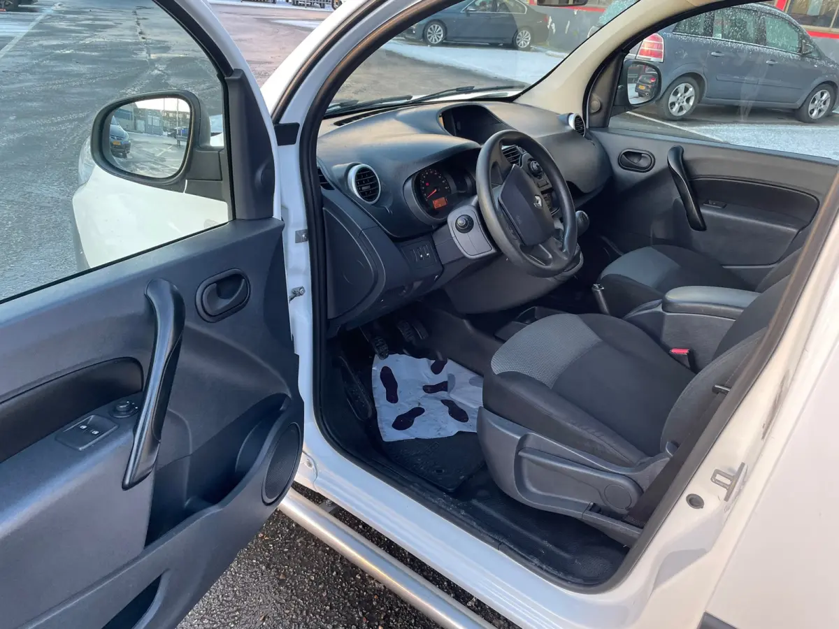1.5 dCi 75 Energy Comfort Compact NAVI / PDC / ELEC RAMEN /