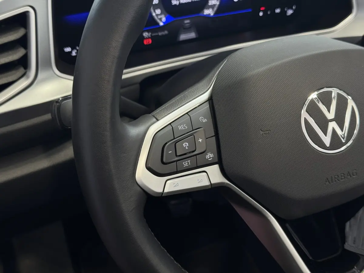 TSI VIR.COCKPIT CARPLAY NAVI IQ.LED STOEL/STUUR.VERW DAB ADAP.CRUISE ✅Top Auto's Wijchen. 30 Jaar Specialist in Volkswagen  : Alle Type's : R-Line Edition / Style / First Edition / Highlin