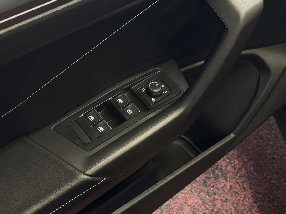 TSI VIR.COCKPIT CARPLAY NAVI IQ.LED STOEL/STUUR.VERW DAB ADAP.CRUISE ✅Top Auto's Wijchen. 30 Jaar Specialist in Volkswagen  : Alle Type's : R-Line Edition / Style / First Edition / Highlin