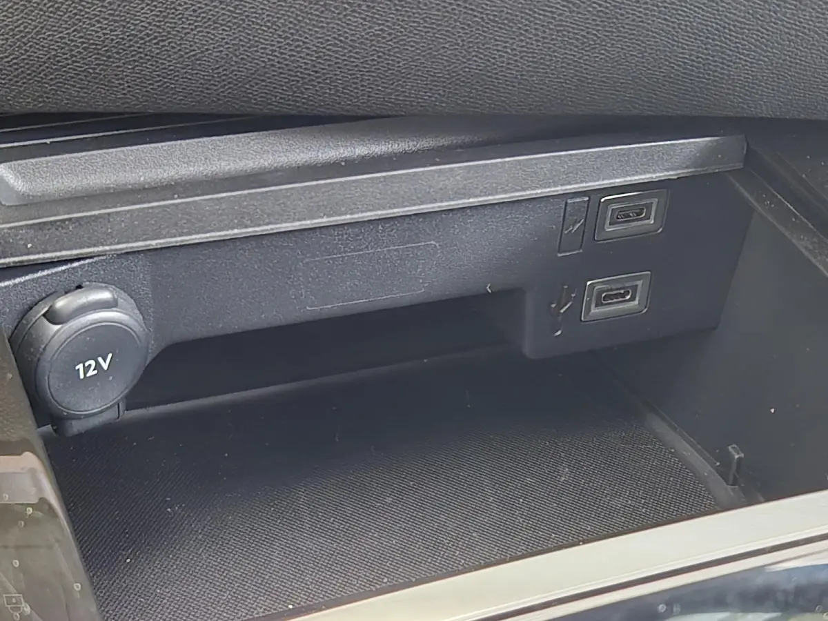 1.2 Turbo Edition | Apple CarPlay / Android Auto | Stoel- en stuurverwarming | AGR Comfortstoel | Parkeersensoren voor en achter |