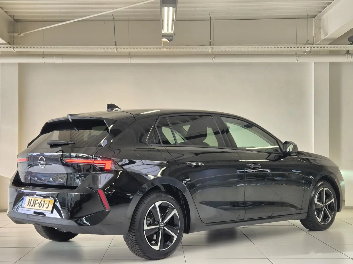 1.2 Turbo Edition | Apple CarPlay / Android Auto | Stoel- en stuurverwarming | AGR Comfortstoel | Parkeersensoren voor en achter |