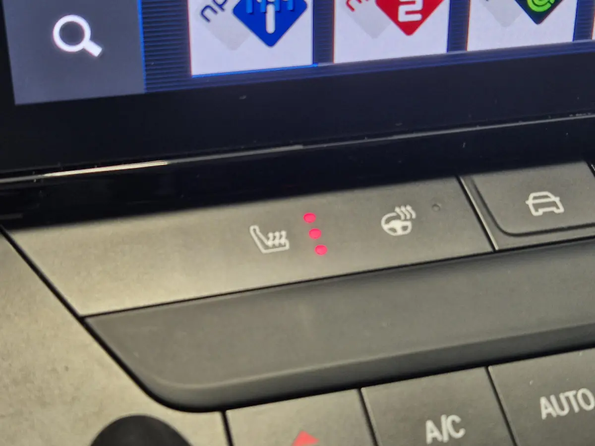 1.2 Turbo Edition | Apple CarPlay / Android Auto | Stoel- en stuurverwarming | AGR Comfortstoel | Parkeersensoren voor en achter |