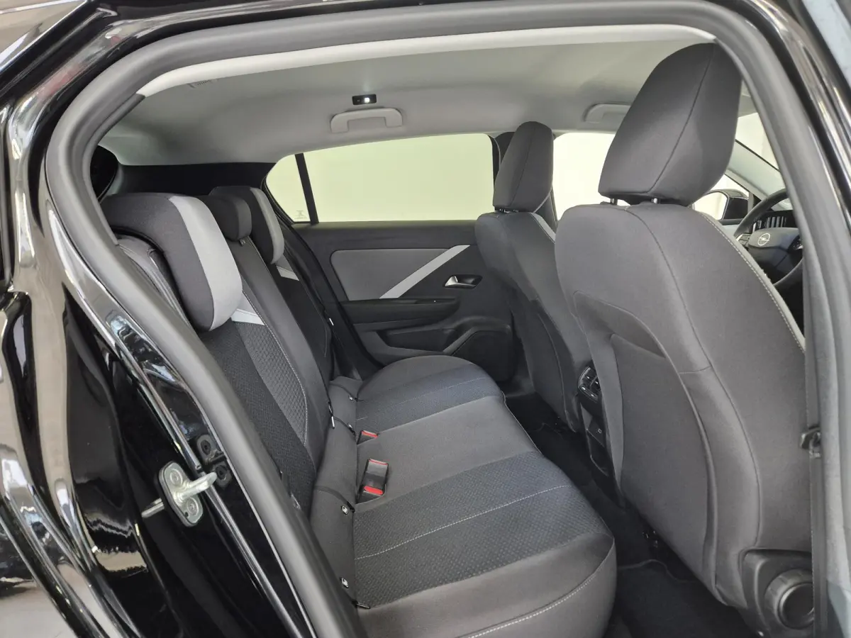 1.2 Turbo Edition | Apple CarPlay / Android Auto | Stoel- en stuurverwarming | AGR Comfortstoel | Parkeersensoren voor en achter |