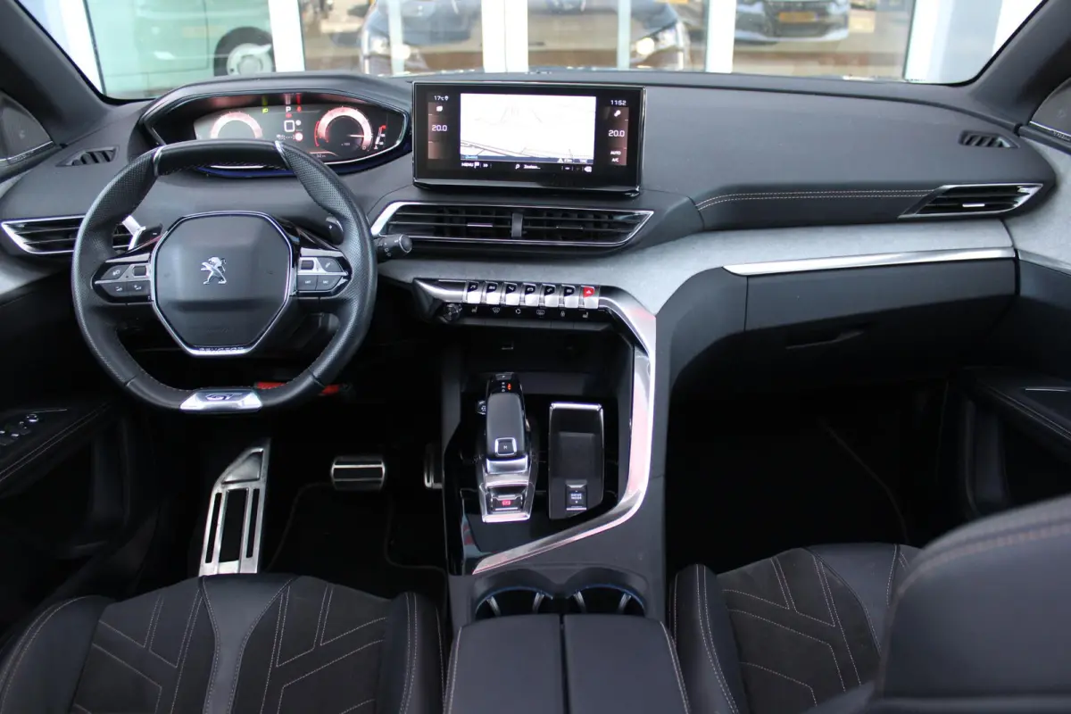 1.2 130PK AUTOMAAT GT PACK BUSINESS | PANORAMISCH SCHUIF/KANTEL DAK | AFNEEMBARE TREKHAAK | ALCANTARA BEKLEDING | FULL LED KOPLAMPEN | FOCAL AUDIO SYSTEM | 19" LICHTMETALEN VELGEN | CLIMATE 