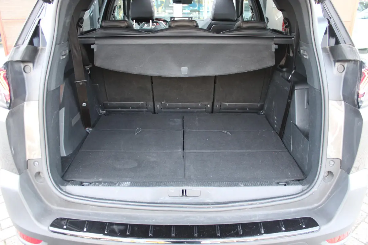 1.2 130PK AUTOMAAT GT PACK BUSINESS | PANORAMISCH SCHUIF/KANTEL DAK | AFNEEMBARE TREKHAAK | ALCANTARA BEKLEDING | FULL LED KOPLAMPEN | FOCAL AUDIO SYSTEM | 19" LICHTMETALEN VELGEN | CLIMATE 
