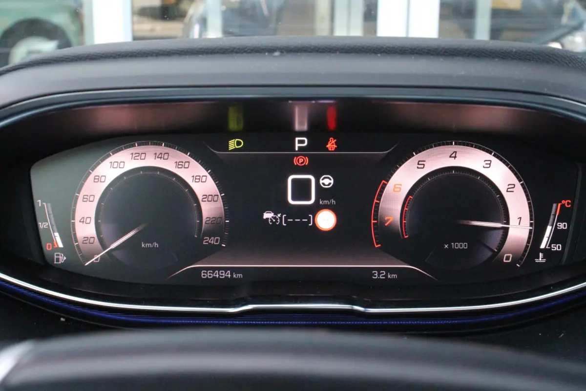 1.2 130PK AUTOMAAT GT PACK BUSINESS | PANORAMISCH SCHUIF/KANTEL DAK | AFNEEMBARE TREKHAAK | ALCANTARA BEKLEDING | FULL LED KOPLAMPEN | FOCAL AUDIO SYSTEM | 19" LICHTMETALEN VELGEN | CLIMATE 