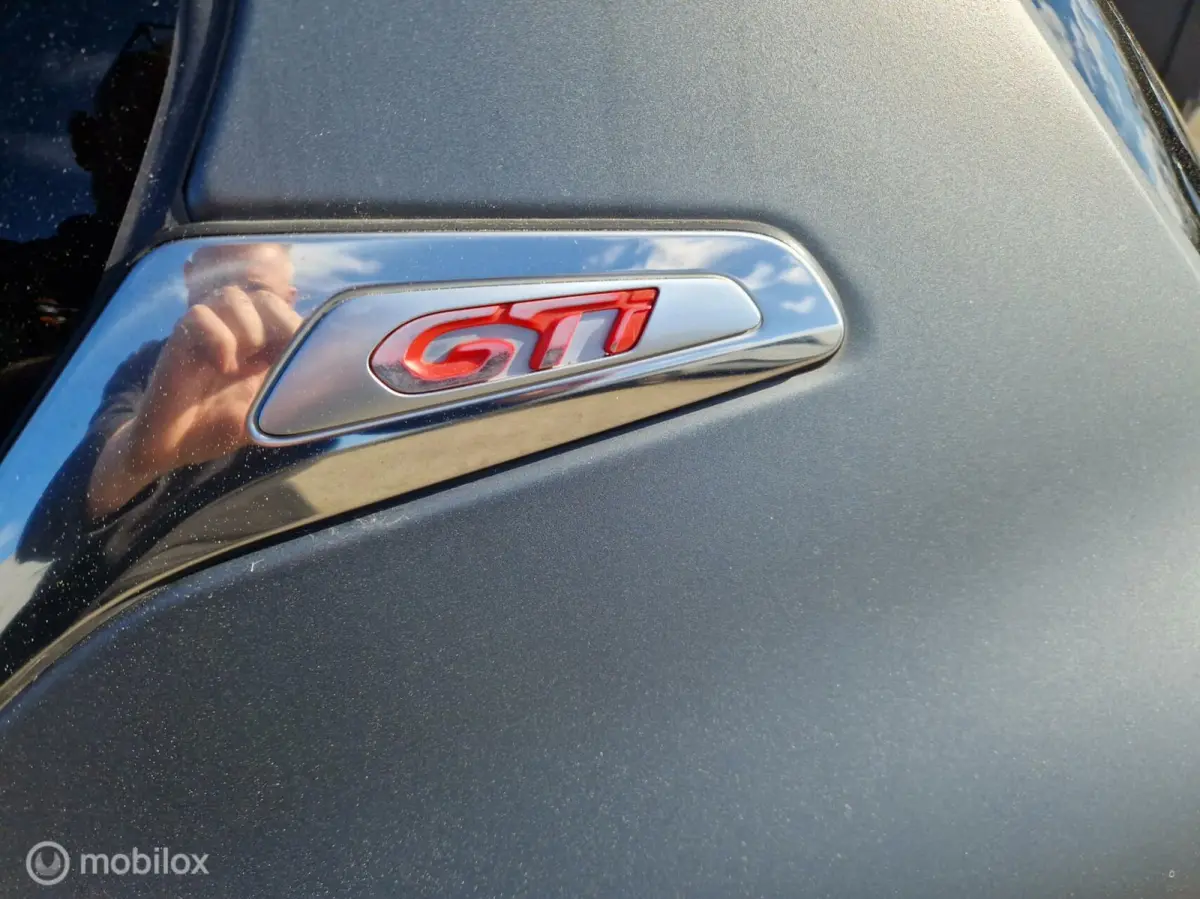 1.6 e-THP GTi