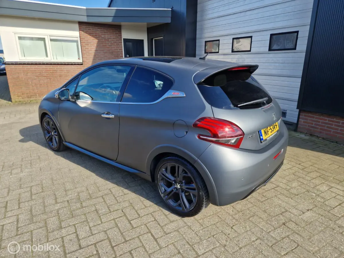 1.6 e-THP GTi