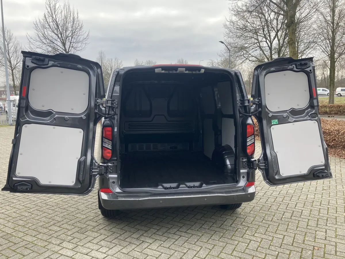 320 2.0 TDCI L1H1 Limited | BPM VRIJ! | DEMO        SUPER-COMPLEET!!!
