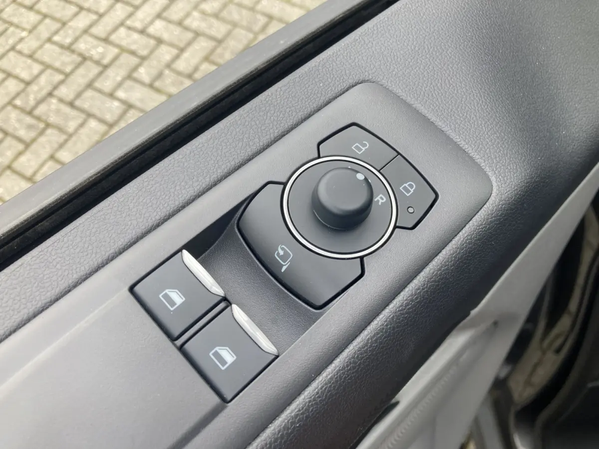 320 2.0 TDCI L1H1 Limited | BPM VRIJ! | DEMO        SUPER-COMPLEET!!!