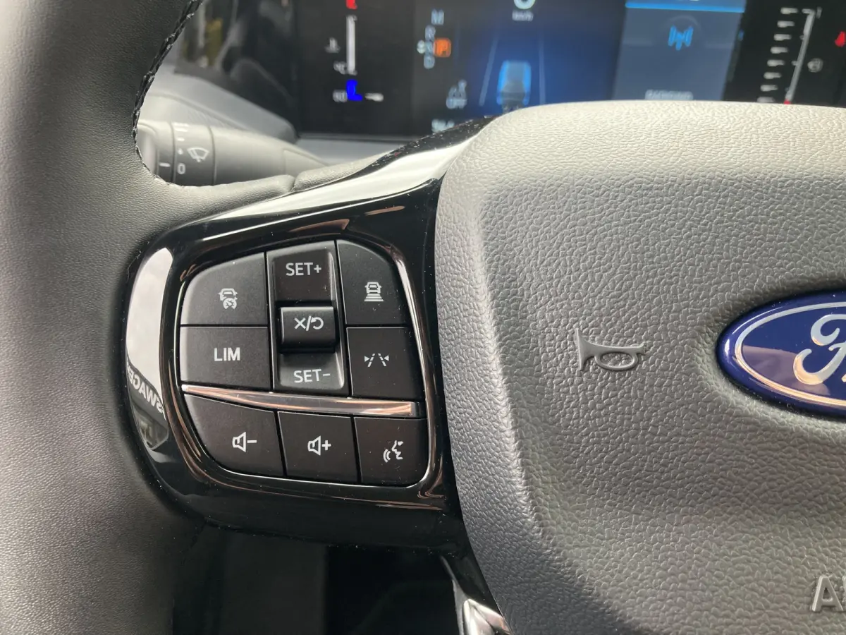 320 2.0 TDCI L1H1 Limited | BPM VRIJ! | DEMO        SUPER-COMPLEET!!!