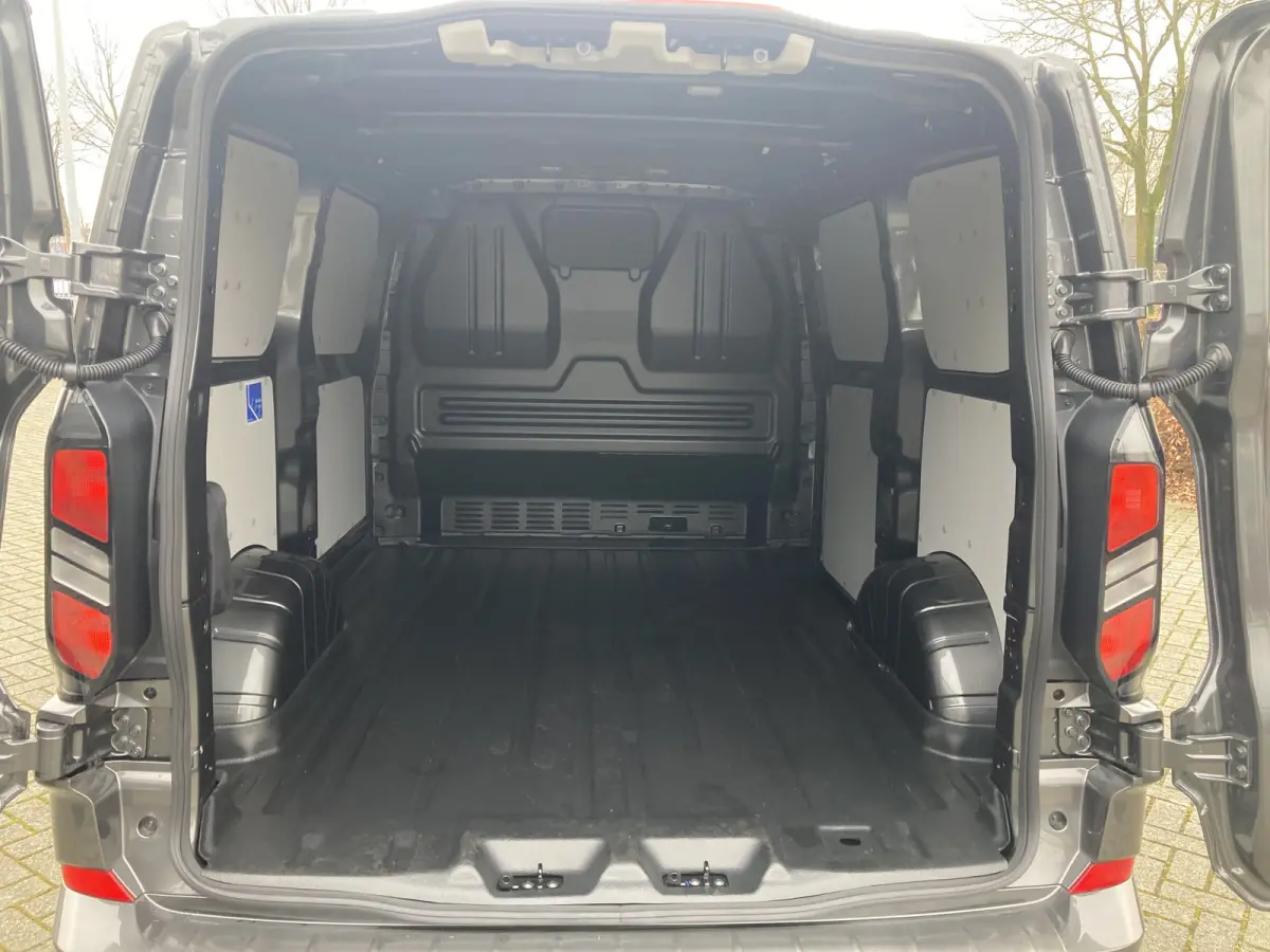 320 2.0 TDCI L1H1 Limited | BPM VRIJ! | DEMO        SUPER-COMPLEET!!!