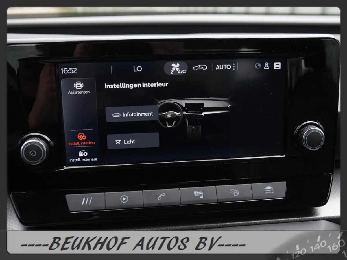 1.0 TSI Style Business Intense Trekhaak Carplay