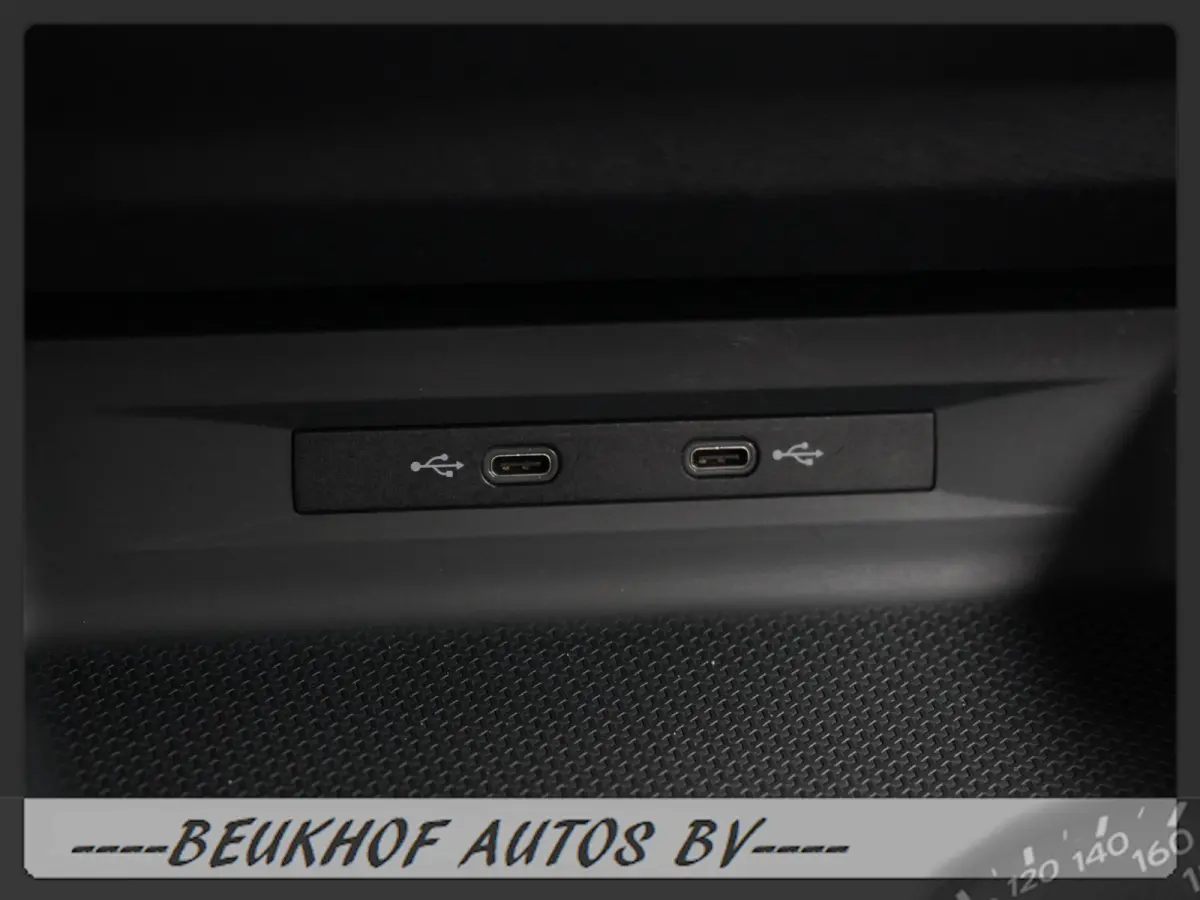 1.0 TSI Style Business Intense Trekhaak Carplay