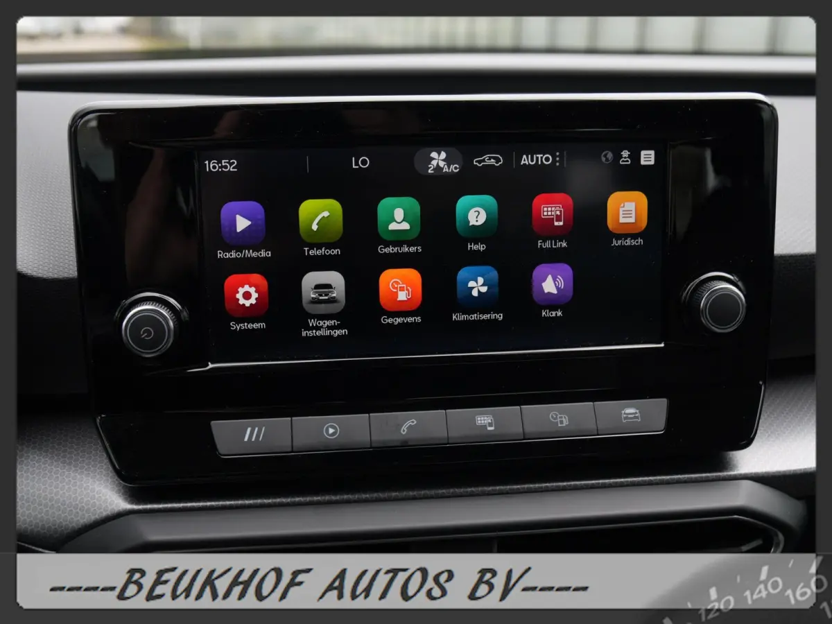 1.0 TSI Style Business Intense Trekhaak Carplay