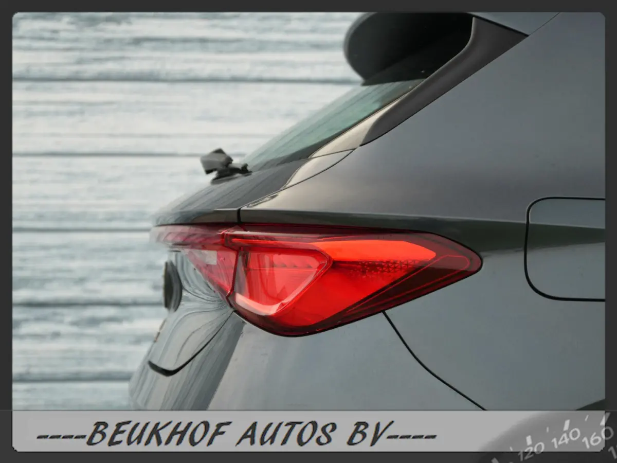 1.0 TSI Style Business Intense Trekhaak Carplay