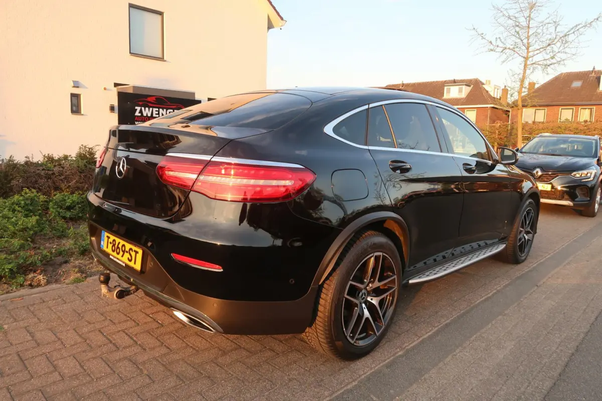 300 4MATIC AMG|SCHUIFDAK|TREKHAAK|BURMESTER|SFEER VERLICHTING|CAMERA|DEALER ONDERHOUDEN