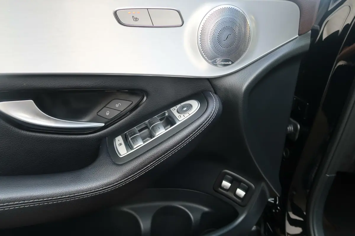 300 4MATIC AMG|SCHUIFDAK|TREKHAAK|BURMESTER|SFEER VERLICHTING|CAMERA|DEALER ONDERHOUDEN