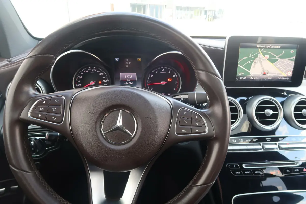 300 4MATIC AMG|SCHUIFDAK|TREKHAAK|BURMESTER|SFEER VERLICHTING|CAMERA|DEALER ONDERHOUDEN